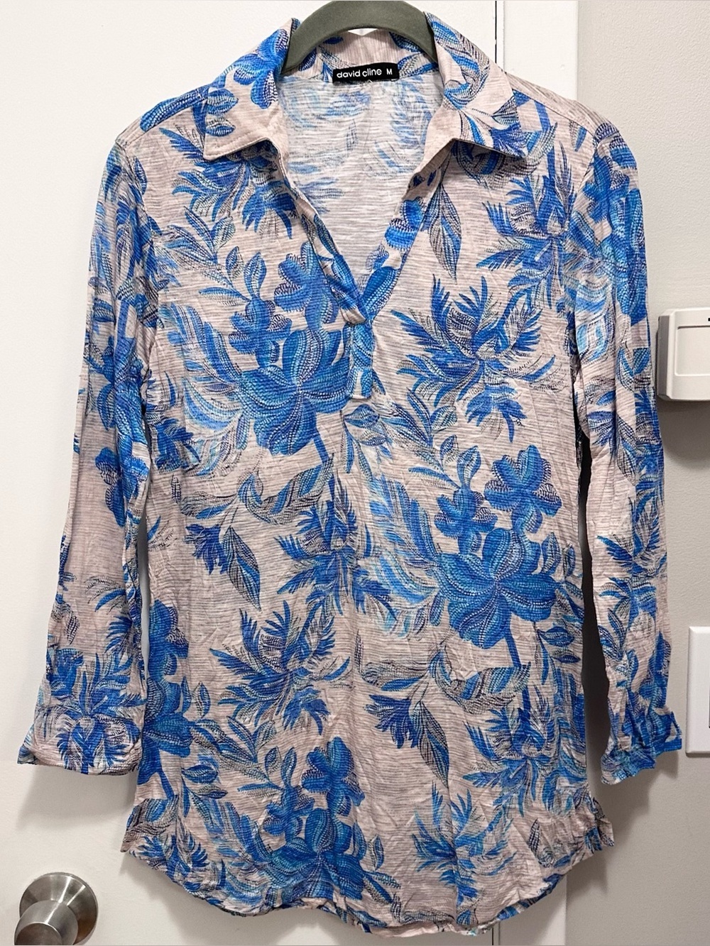 David Cline Floral Soft Collared Shirt M Blouse Top 3/4 Slv Cobalt Blue Beige